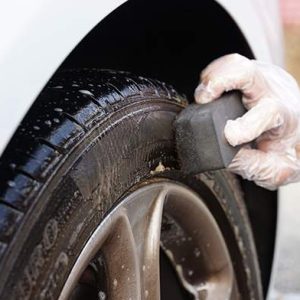 Soft99 DiGloss Kamitore Tire Brush (2pcs)